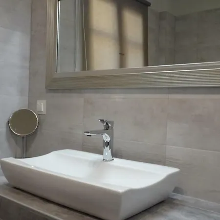Apartment Elegant And Comfortable In The Center Ermoupoli